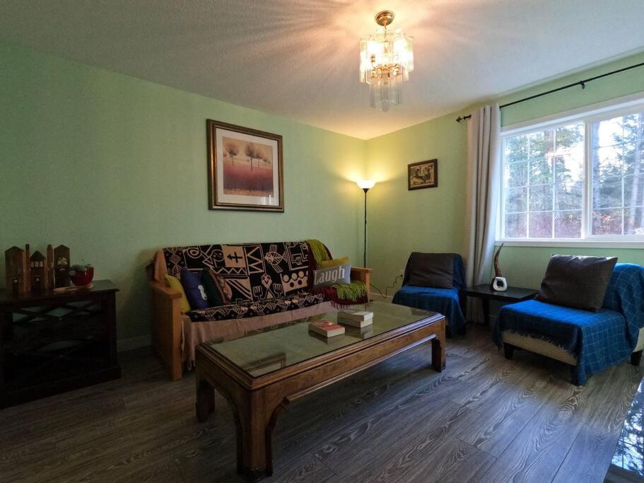 Countryroad Cozy 2Bedrooms Suite2 Nanaimo Exterior photo