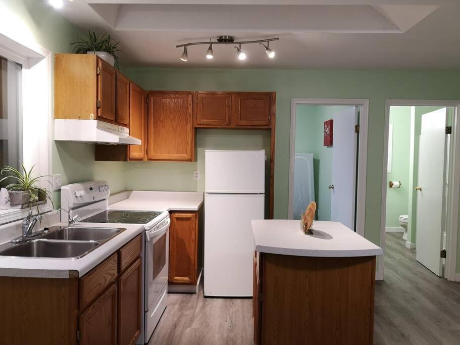 Countryroad Cozy 2Bedrooms Suite2 Nanaimo Exterior photo