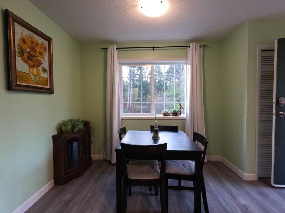 Countryroad Cozy 2Bedrooms Suite2 Nanaimo Exterior photo