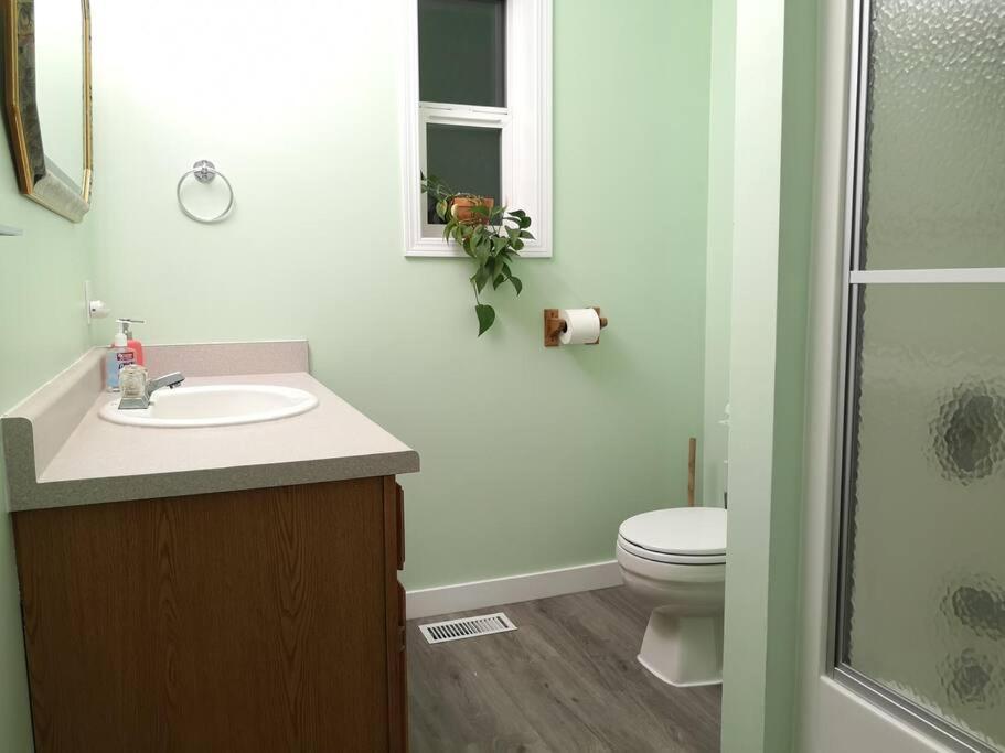 Countryroad Cozy 2Bedrooms Suite2 Nanaimo Exterior photo